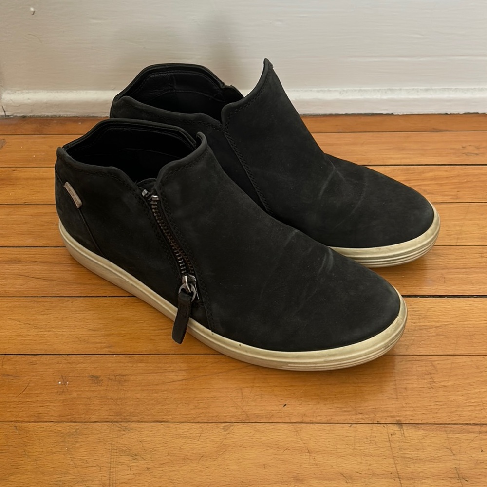 Women’s Ecco Zip-up Shoes